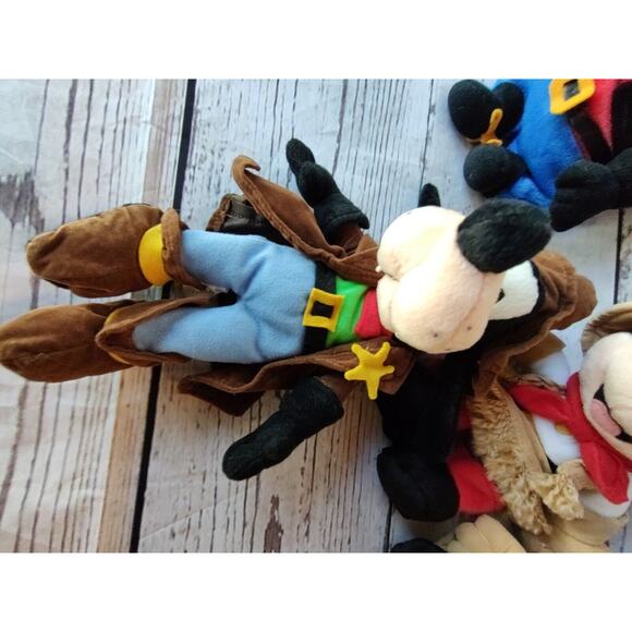 Disney World Frontierland Cowboys Indians Mickey Donald Minnie Chip Dale Lot 8 - Picture 14 of 16